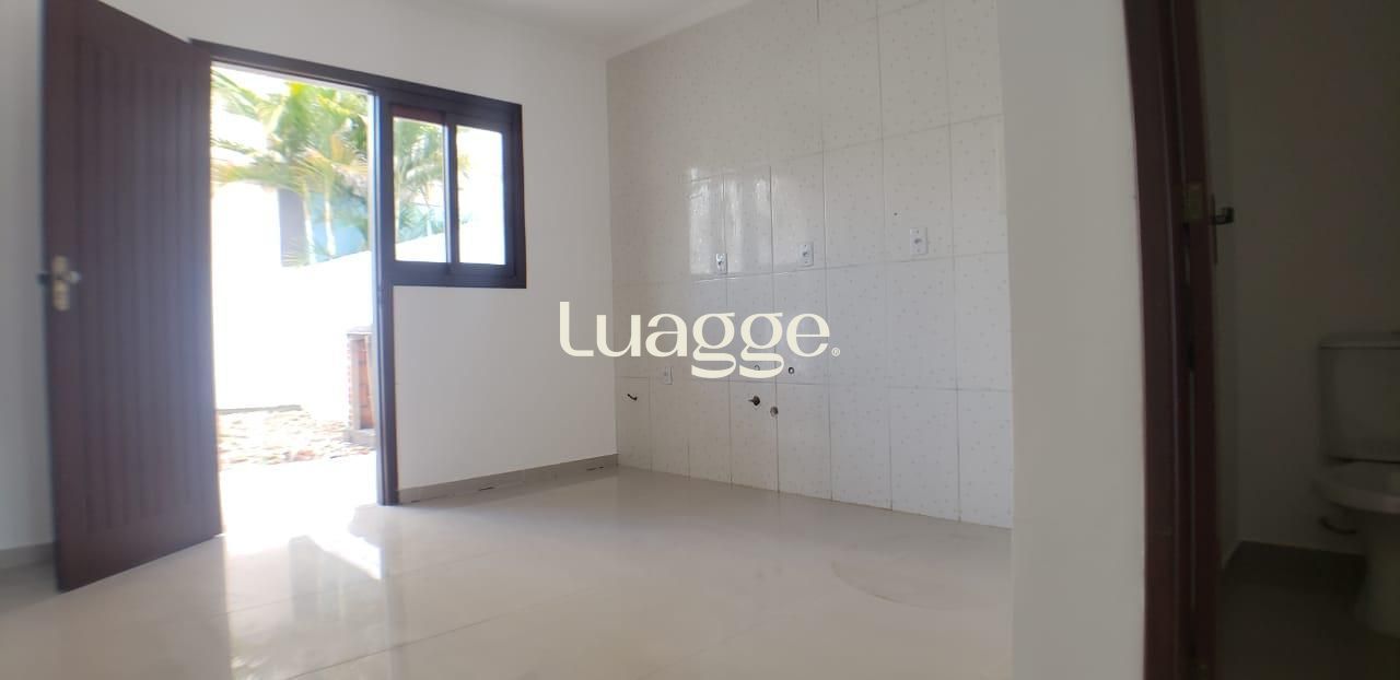 Casa à venda com 3 quartos, 88m² - Foto 5