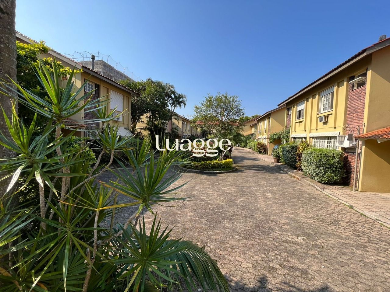 Casa de Condomínio à venda com 3 quartos, 161m² - Foto 2