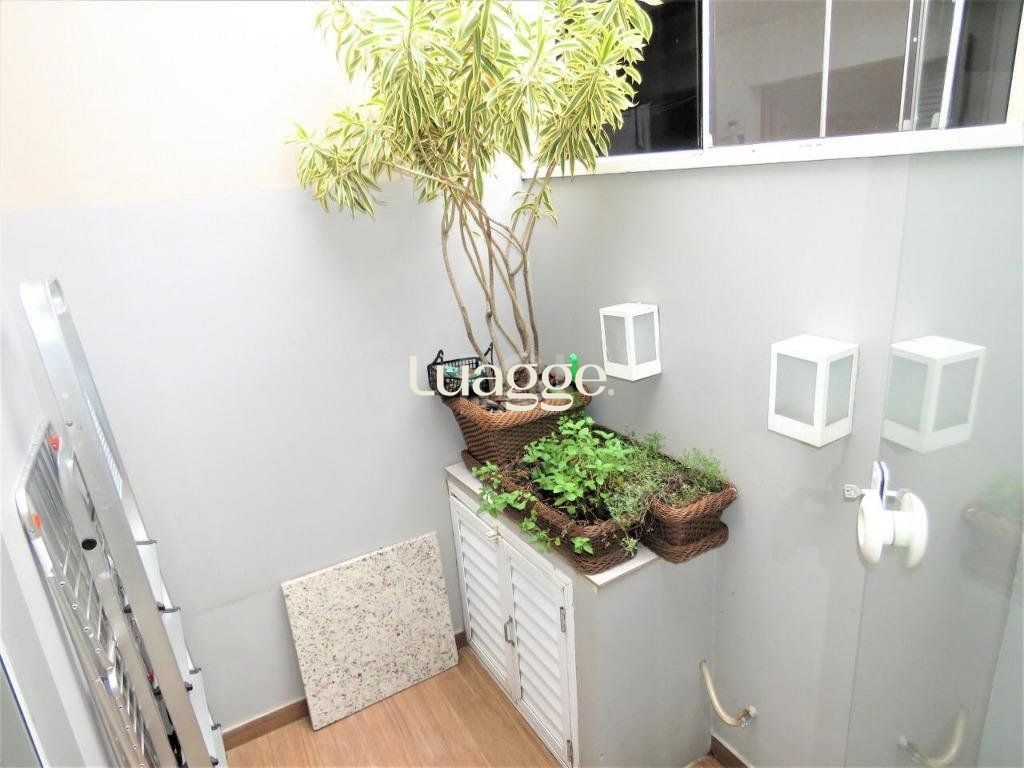 Casa à venda com 2 quartos, 79m² - Foto 19