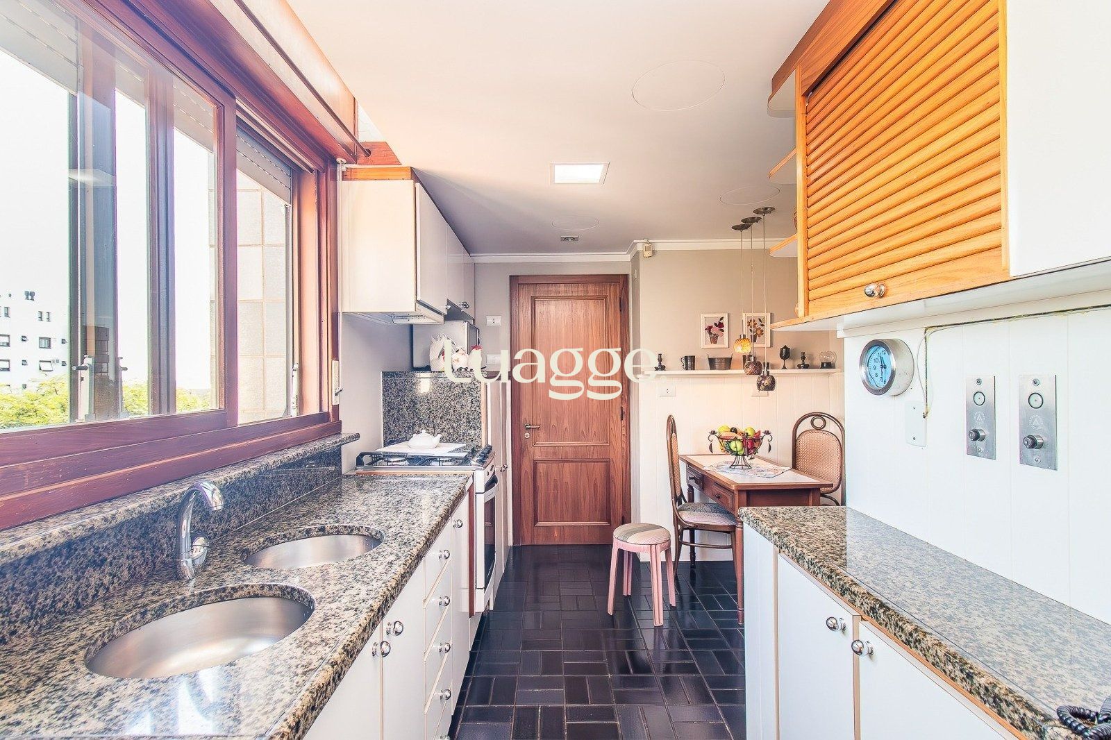 Apartamento à venda com 3 quartos, 217m² - Foto 8