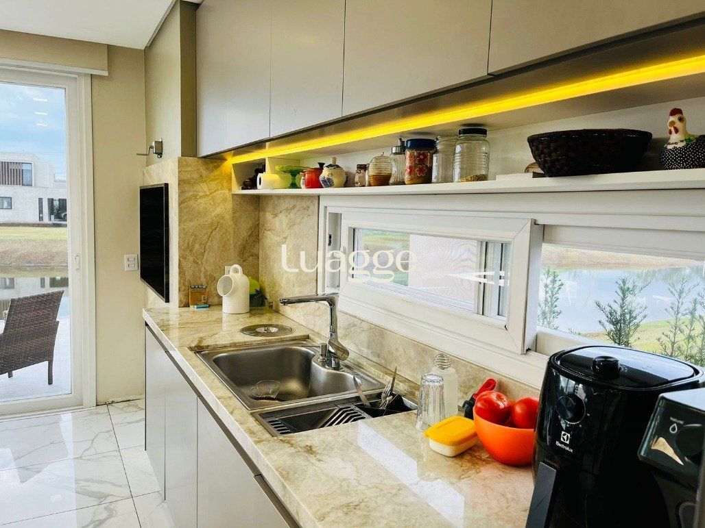 Casa de Condomínio à venda com 4 quartos, 352m² - Foto 22