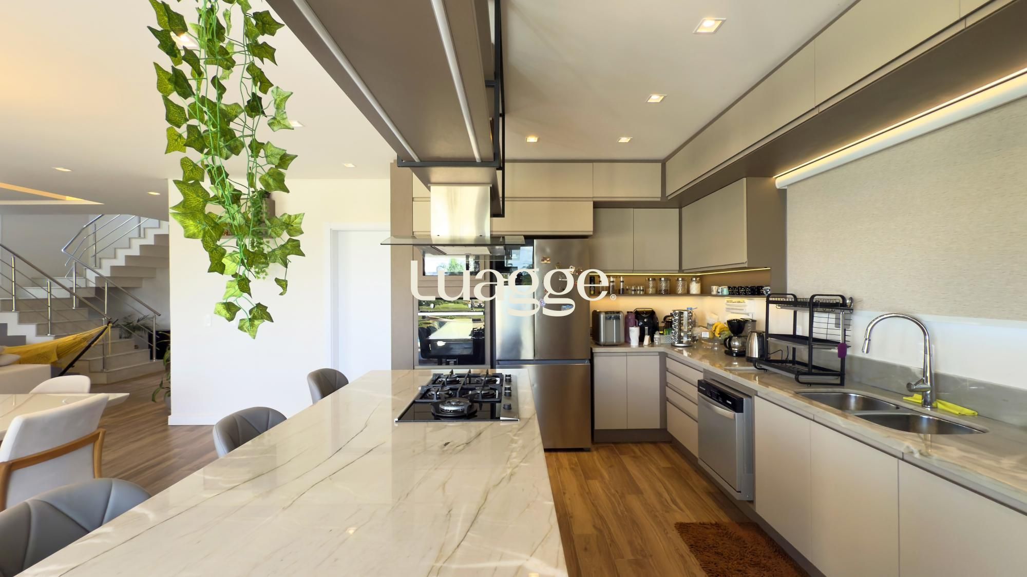 Casa à venda com 4 quartos, 344m² - Foto 11