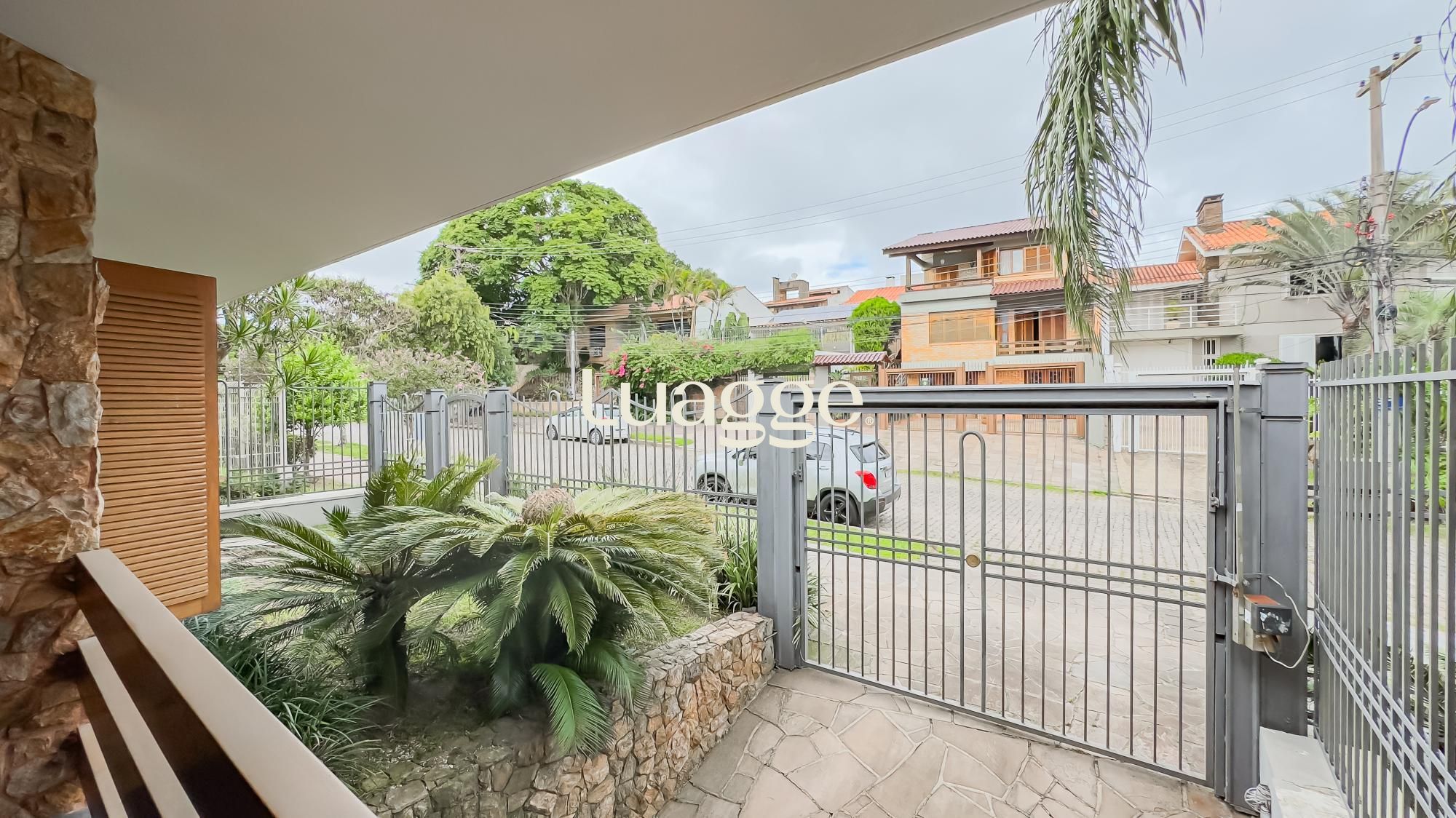 Casa à venda com 3 quartos, 208m² - Foto 4