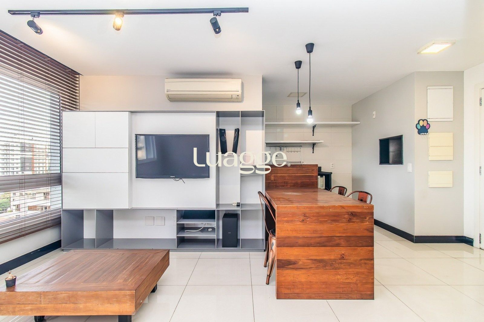 Apartamento à venda com 2 quartos, 65m² - Foto 1