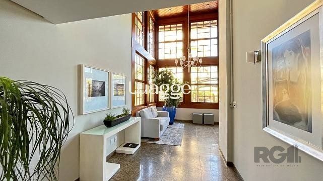 Apartamento à venda com 3 quartos, 233m² - Foto 1
