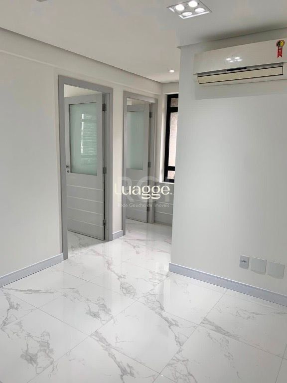 Sala, 44 m² para Comprar no  Moinhos de Vento - Porto Alegre/RS