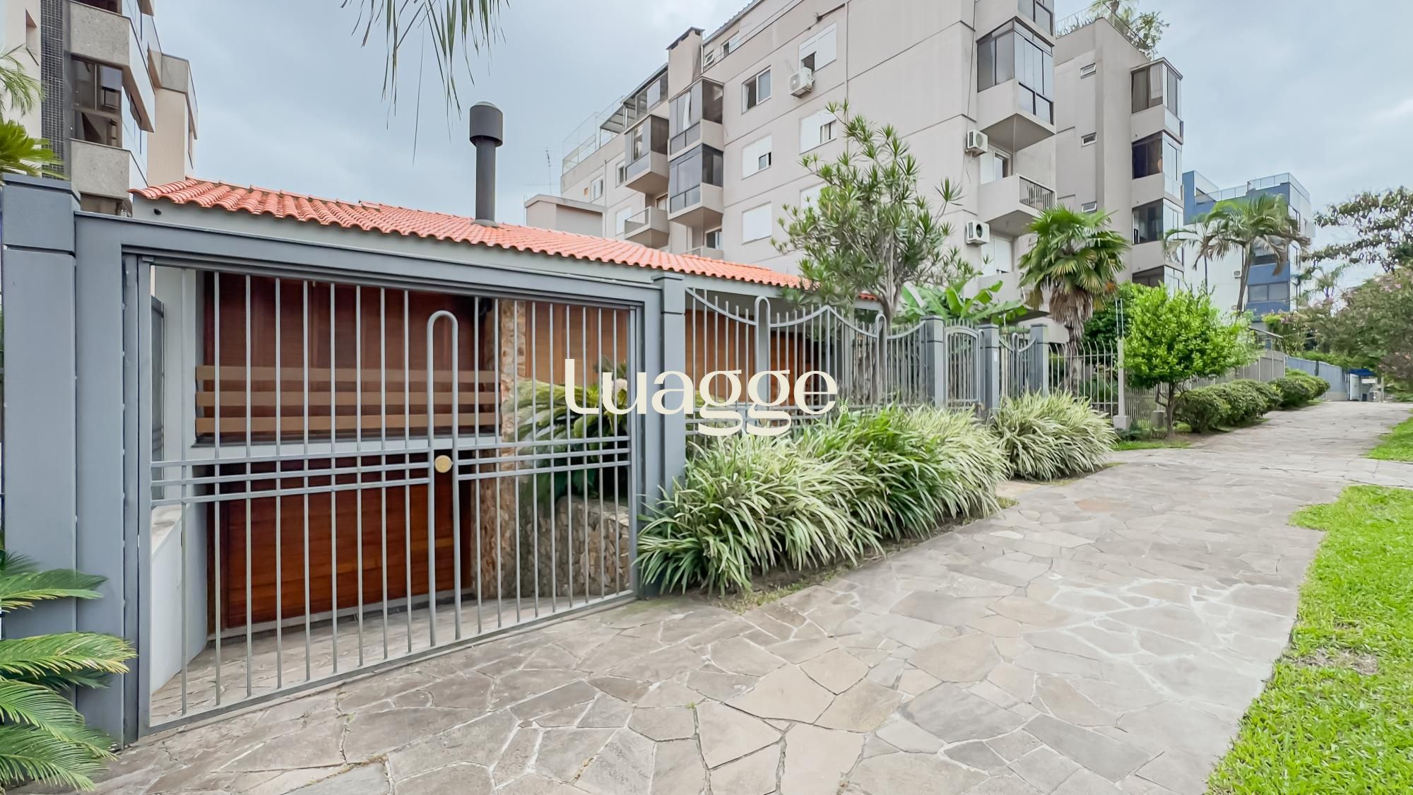 Casa à venda com 3 quartos, 208m² - Foto 7