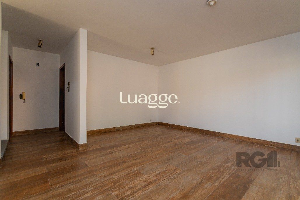 Casa à venda com 4 quartos, 266m² - Foto 4