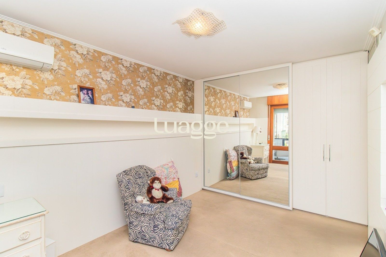 Apartamento à venda com 3 quartos, 217m² - Foto 11