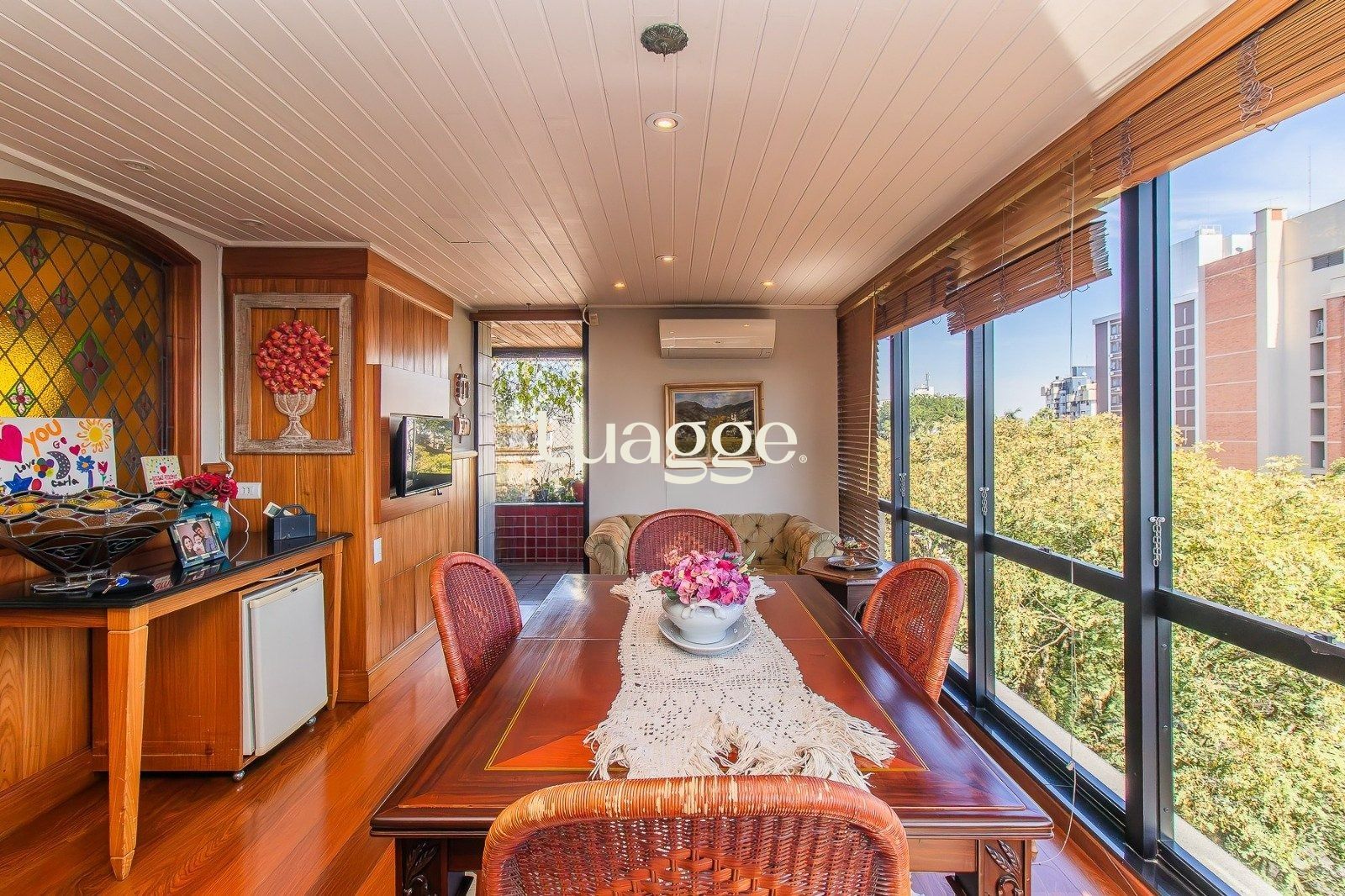 Apartamento à venda com 3 quartos, 217m² - Foto 4