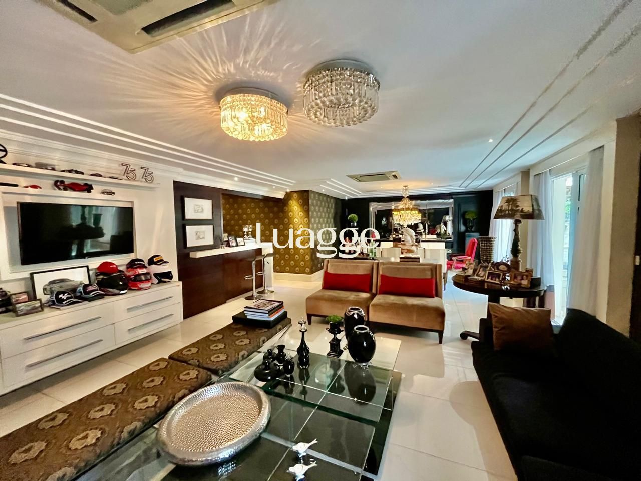 Casa de Condomínio à venda com 4 quartos, 445m² - Foto 2