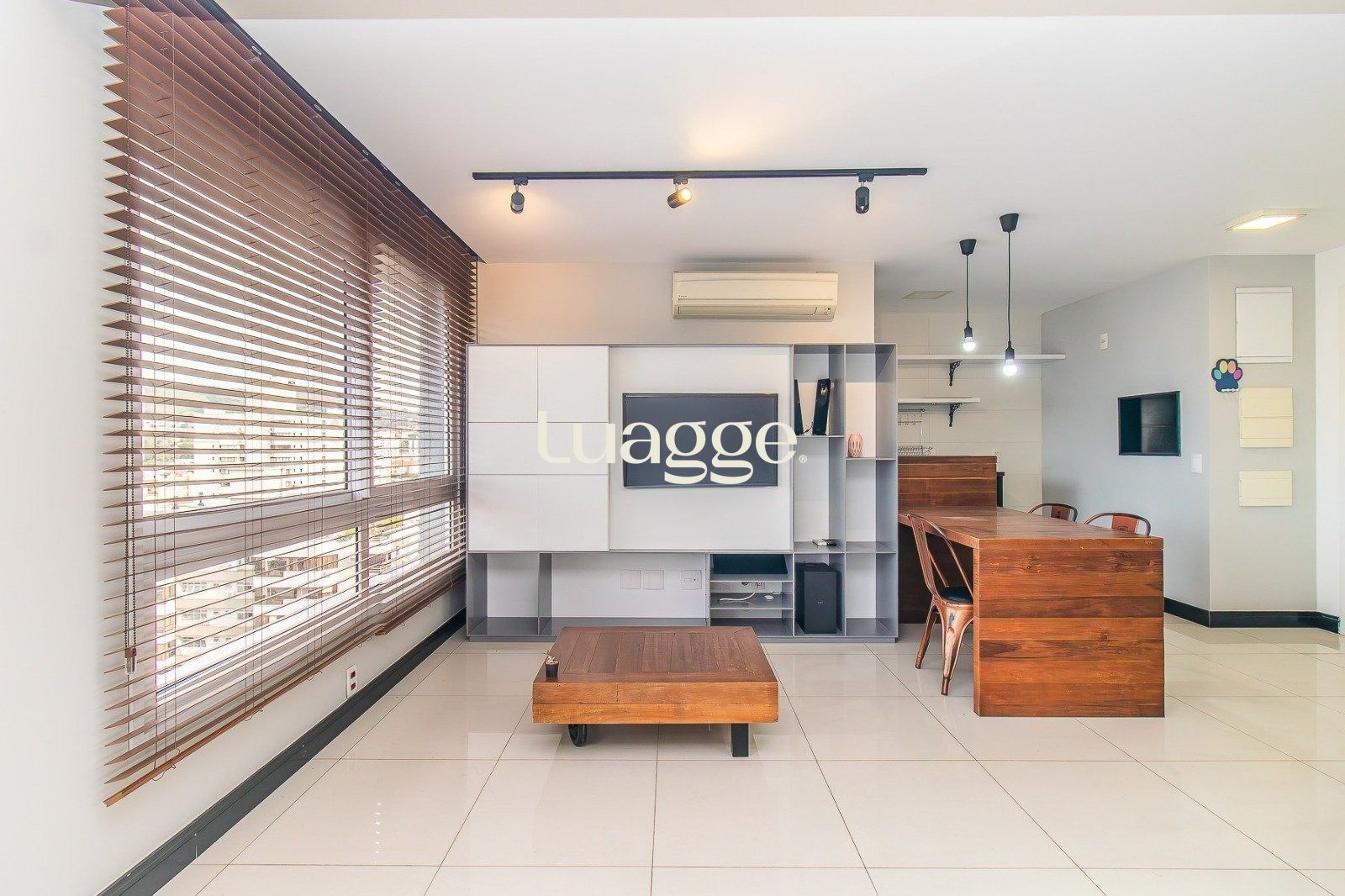 Apartamento à venda com 2 quartos, 65m² - Foto 2