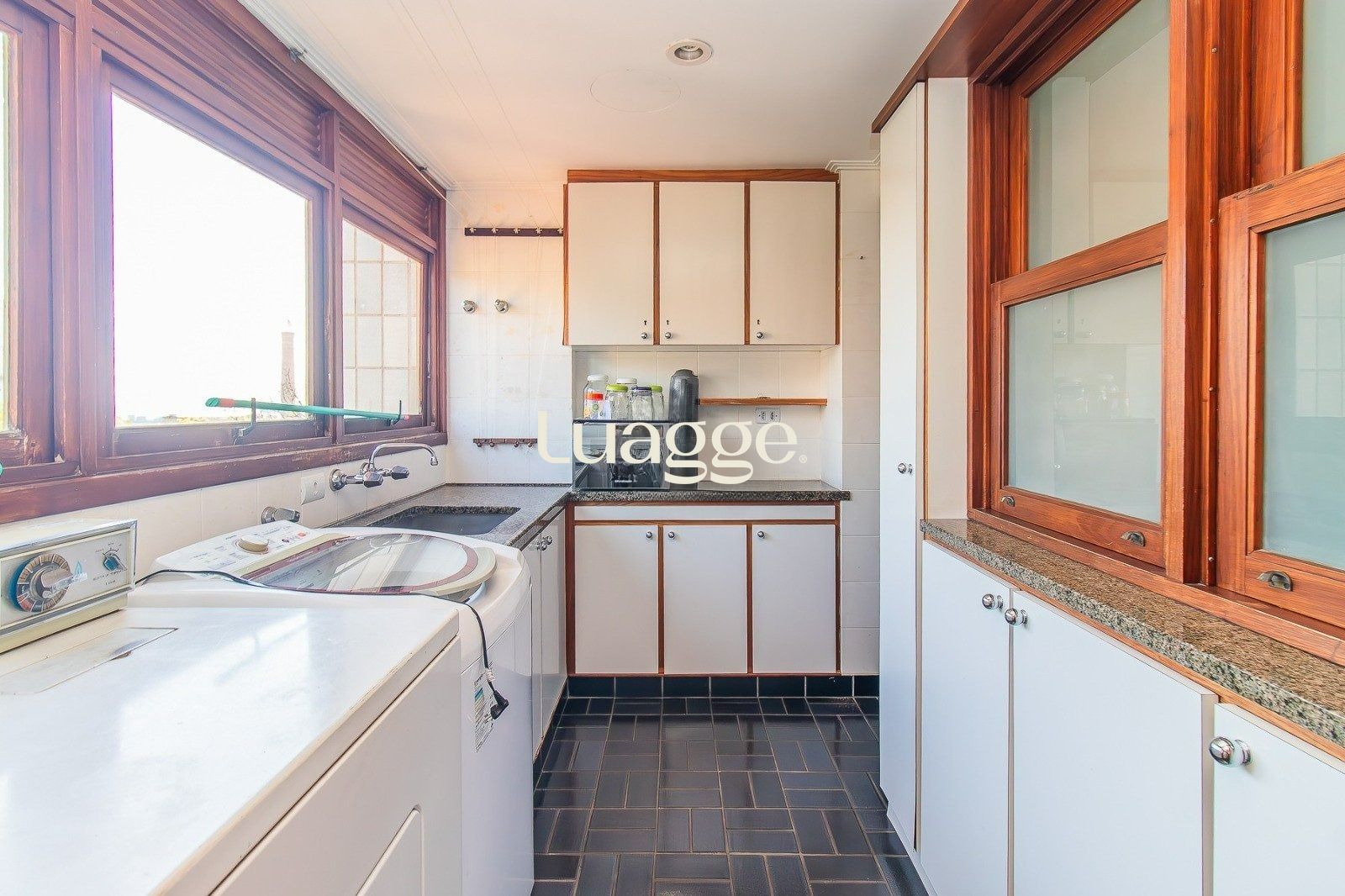 Apartamento à venda com 3 quartos, 217m² - Foto 7