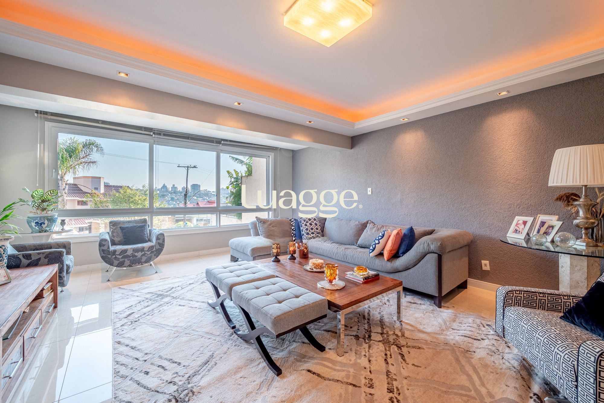 Casa à venda com 4 quartos, 359m² - Foto 2