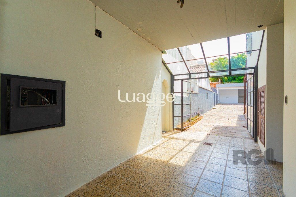 Casa à venda com 4 quartos, 266m² - Foto 37