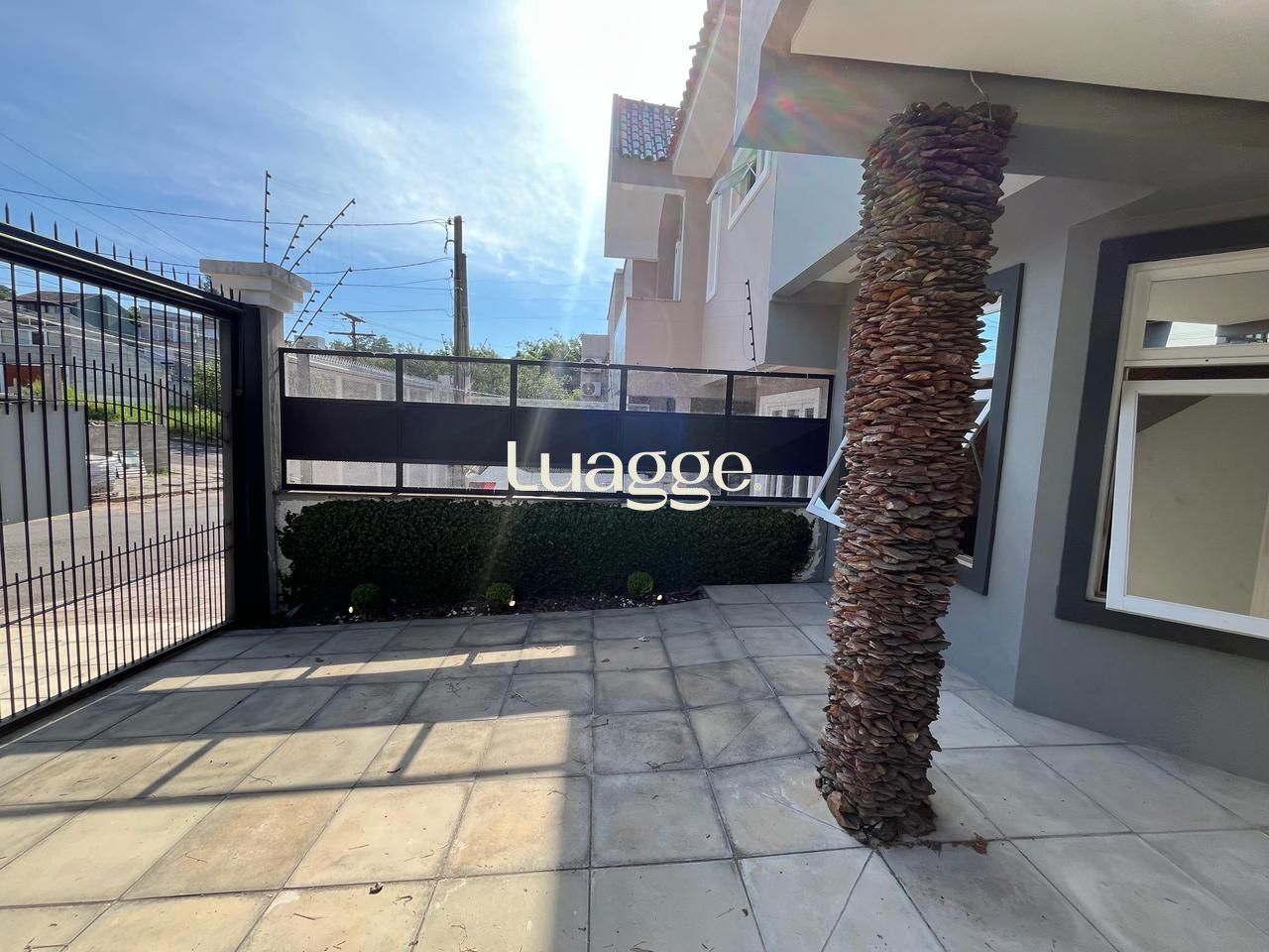 Casa à venda com 3 quartos, 157m² - Foto 2
