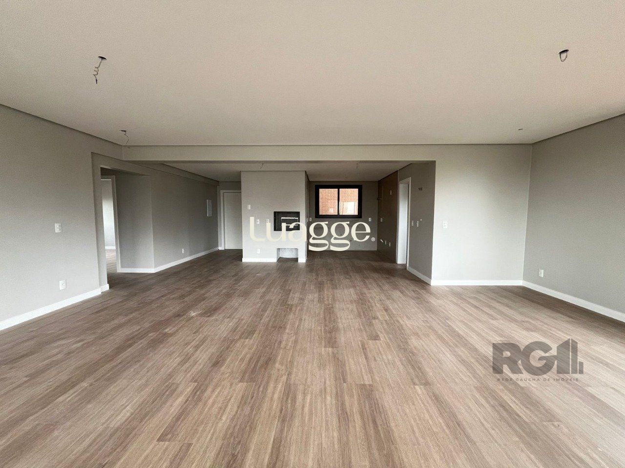 Apartamento à venda com 3 quartos, 176m² - Foto 2