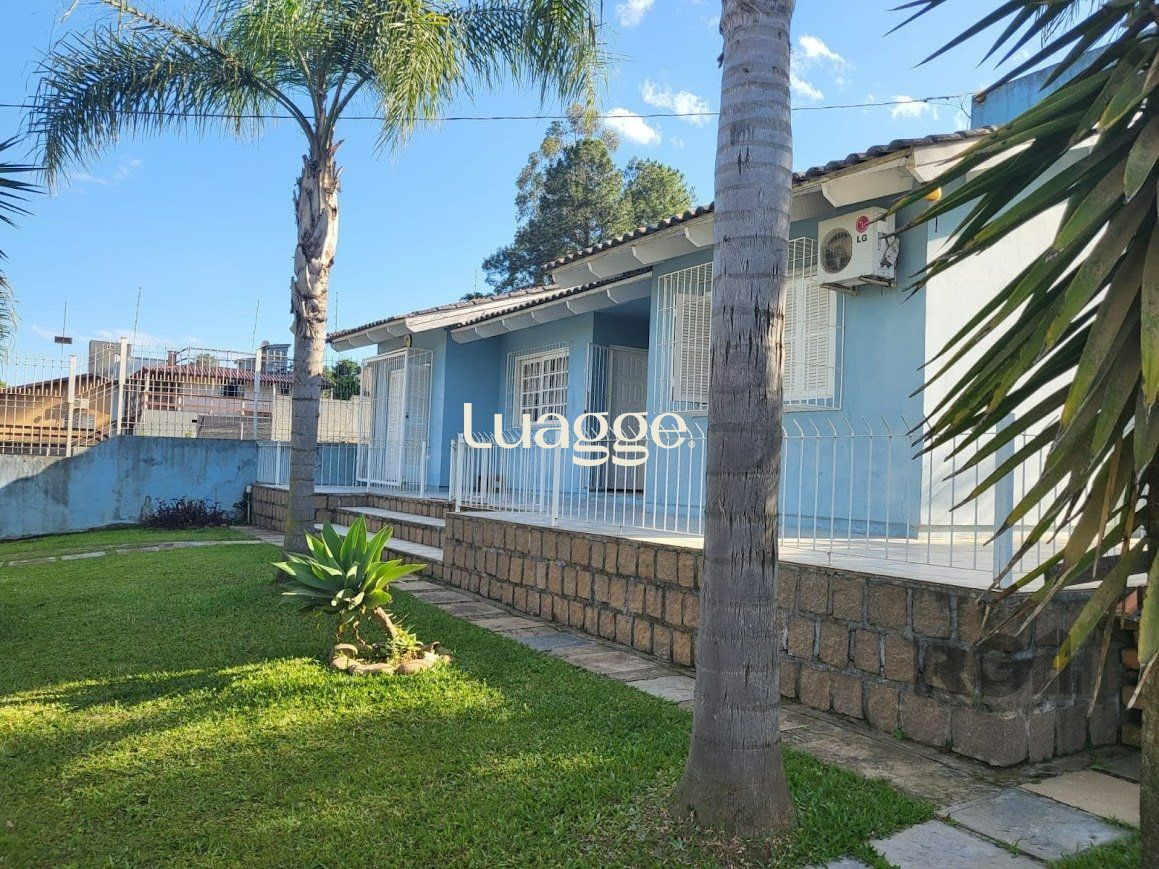 Casa à venda com 4 quartos, 335m² - Foto 1