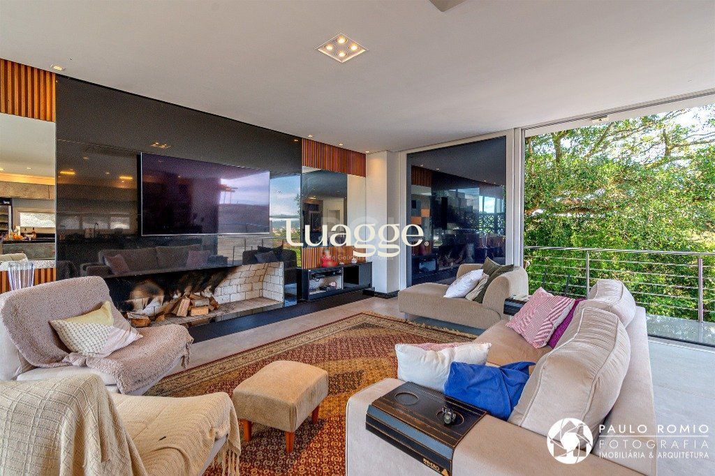 Casa de Condomínio à venda com 3 quartos, 384m² - Foto 1