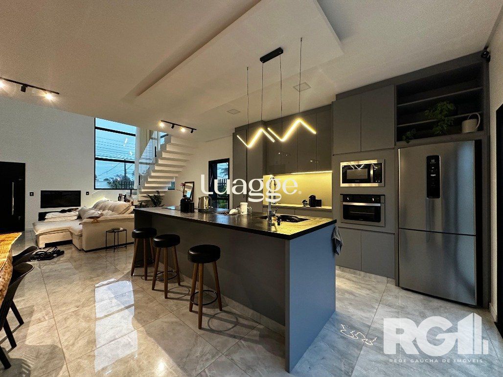 Casa à venda com 2 quartos, 248m² - Foto 2