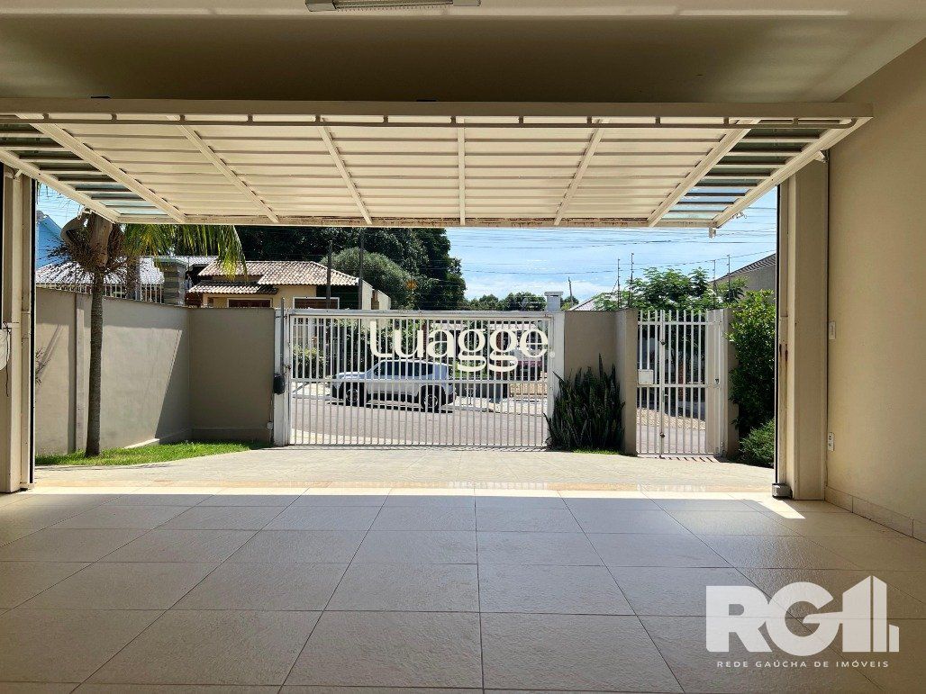 Casa à venda com 3 quartos, 308m² - Foto 4