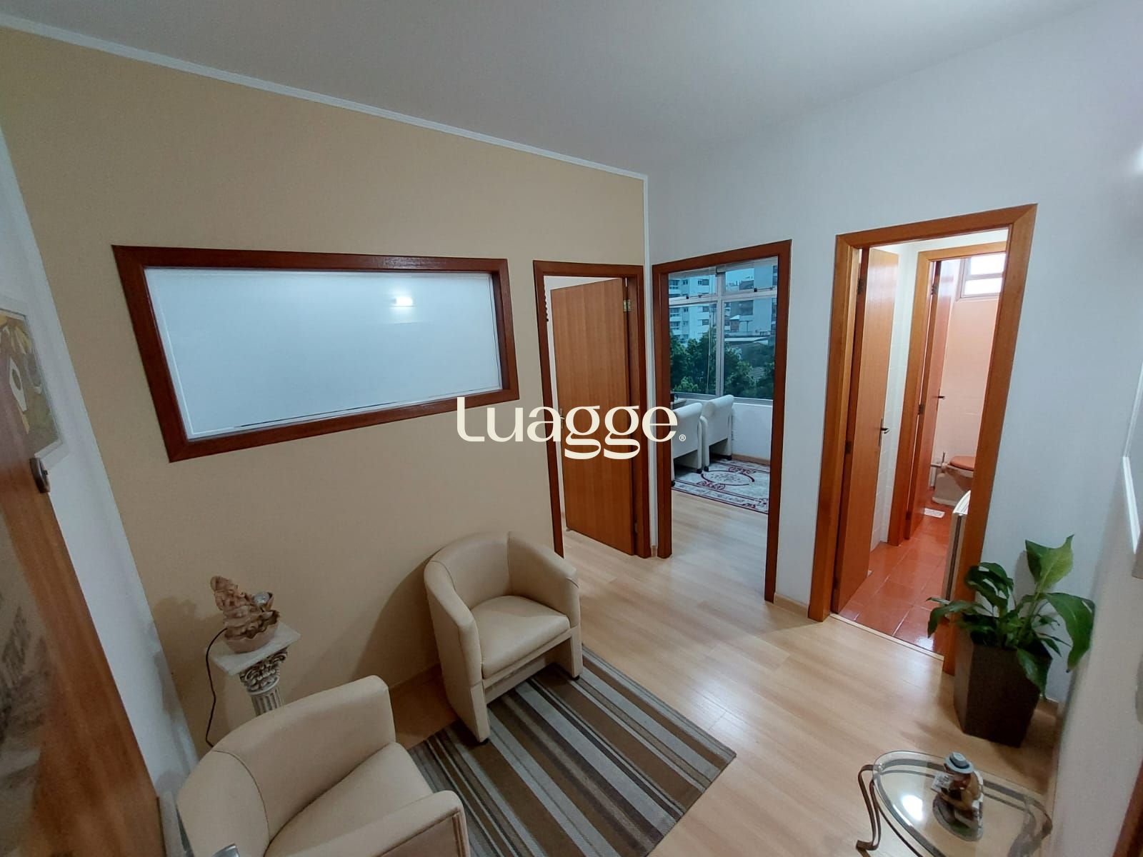 Depósito-Galpão-Armazém à venda com 3 quartos, 37m² - Foto 1