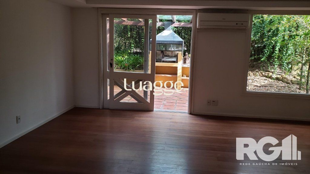 Casa de Condomínio à venda com 3 quartos, 222m² - Foto 4
