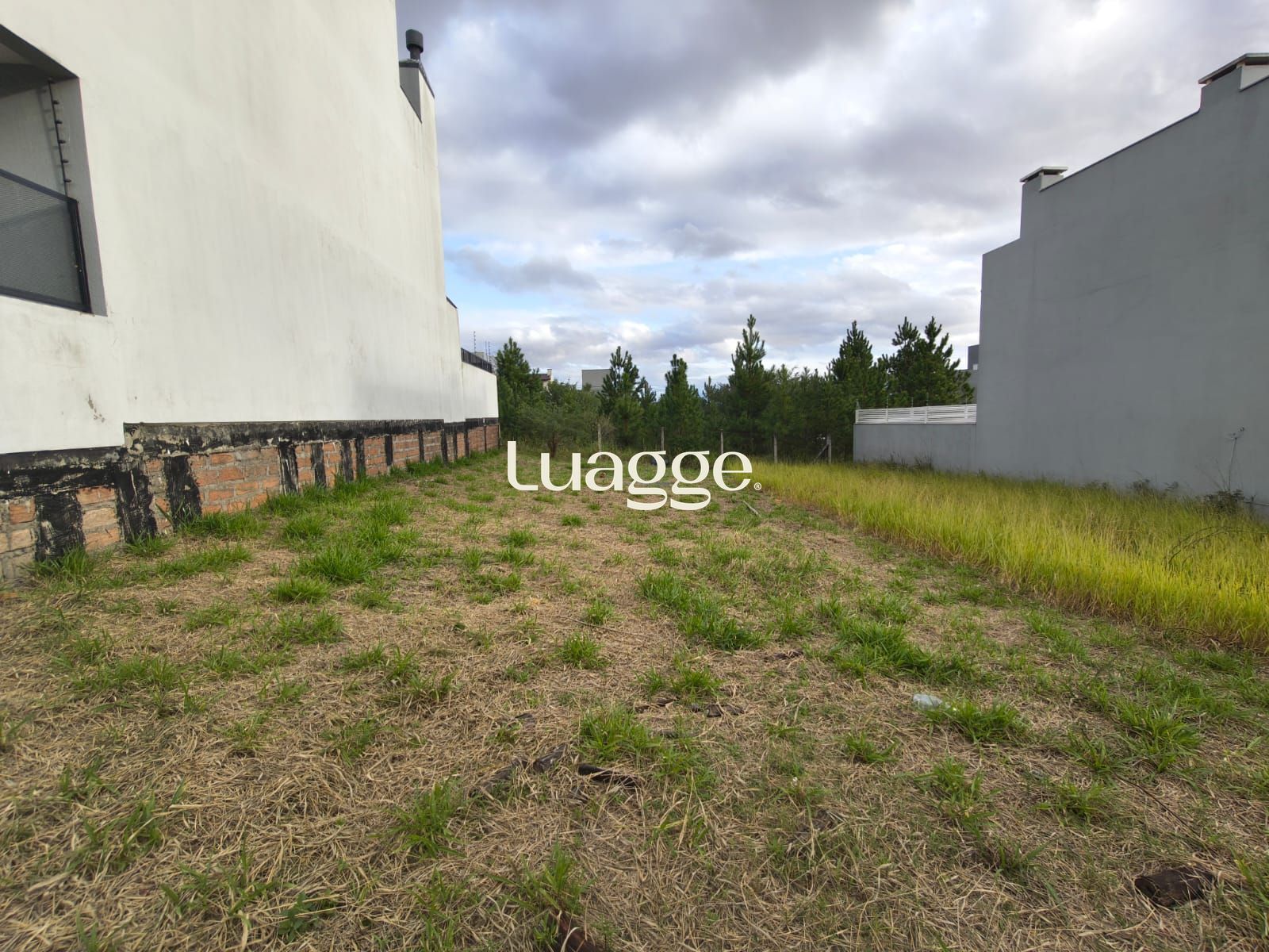 Terreno no Bairro Guarujá, medindo 8x25, Vista para o Guaíba - Porto Alegre/RS