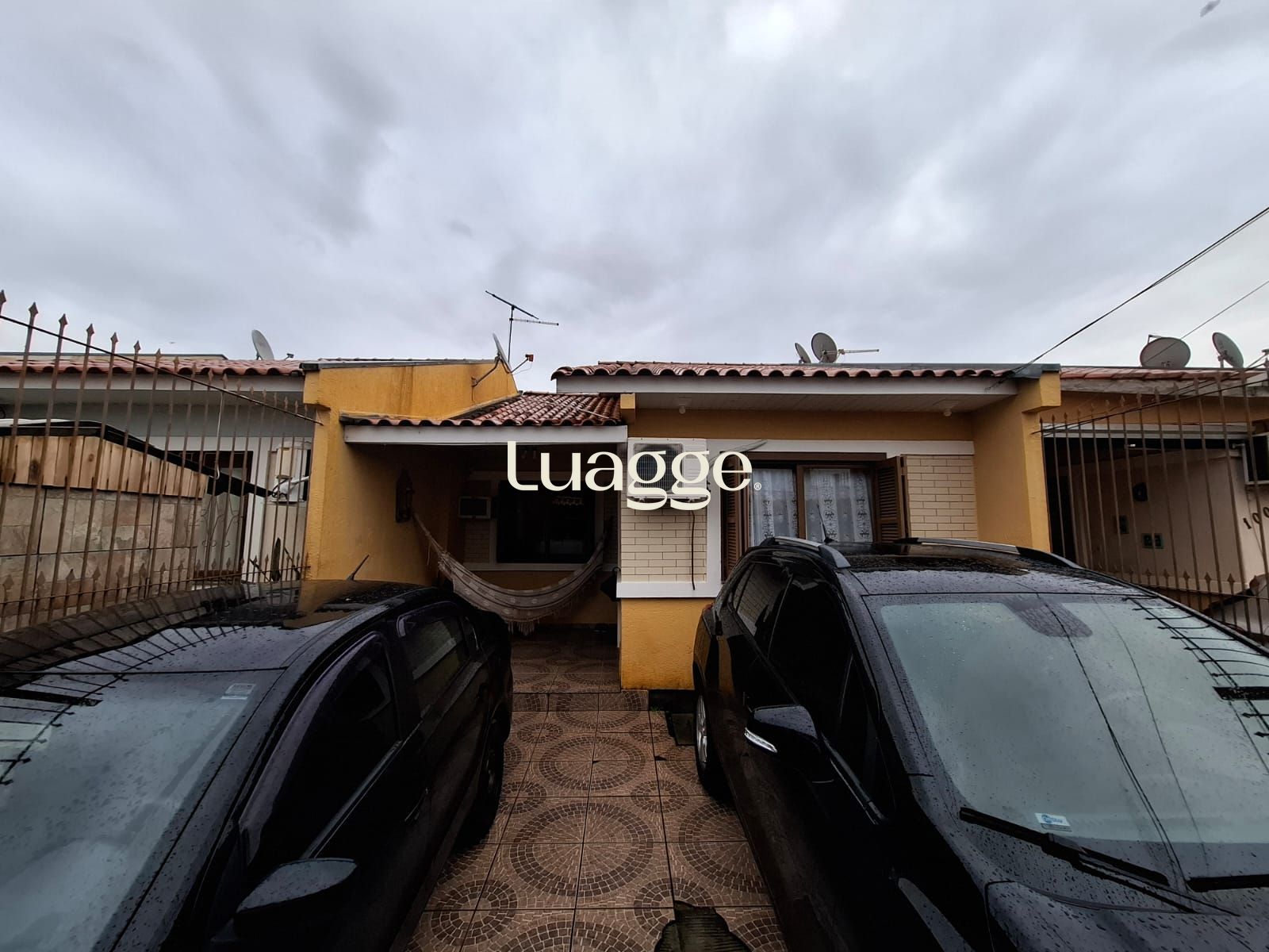 Casa à venda com 3 quartos, 58m² - Foto 1