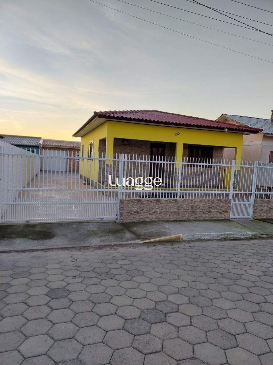 Casa à venda com 3 quartos, 102m² - Foto 2