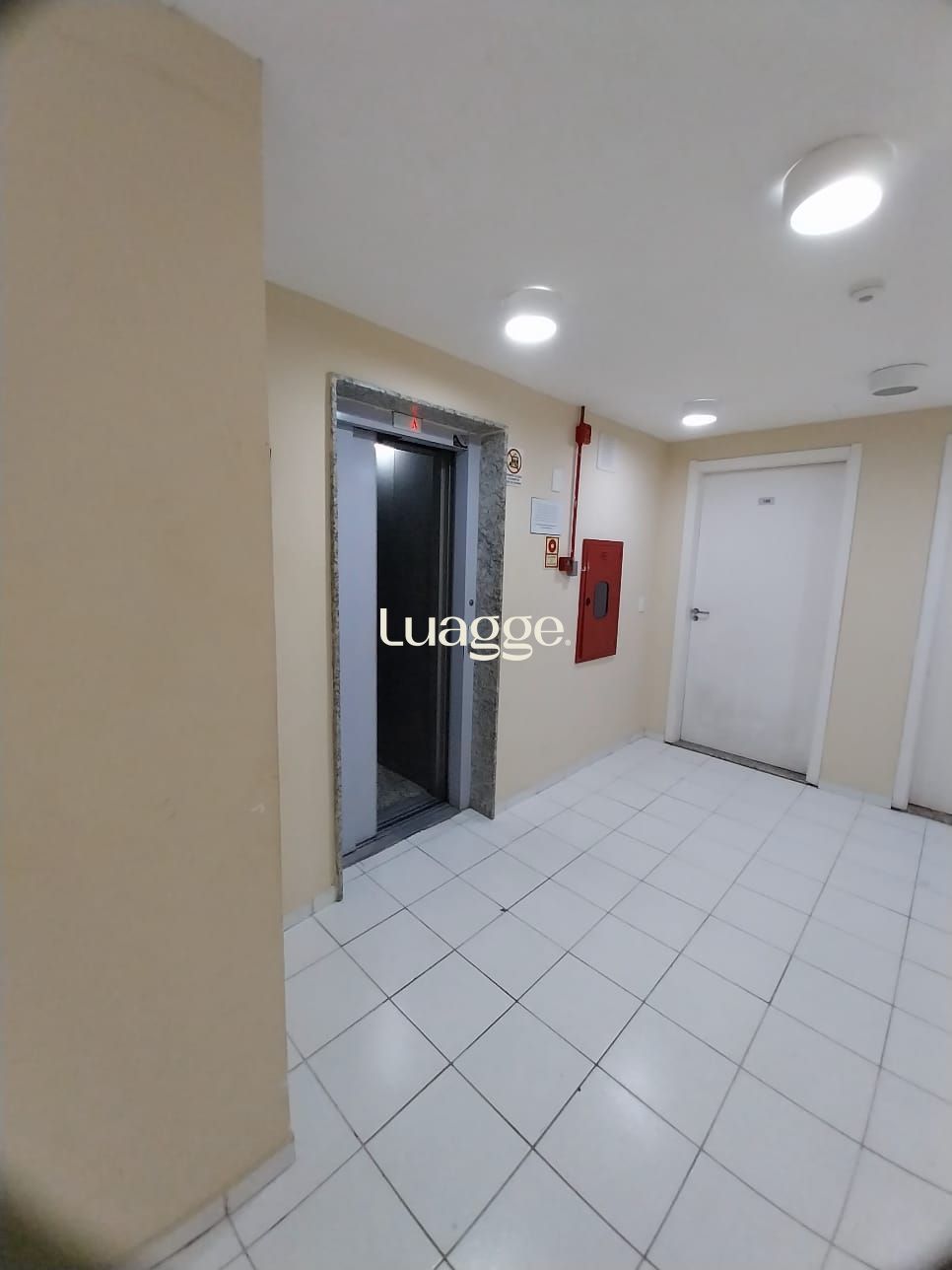 Apartamento à venda com 2 quartos, 44m² - Foto 42