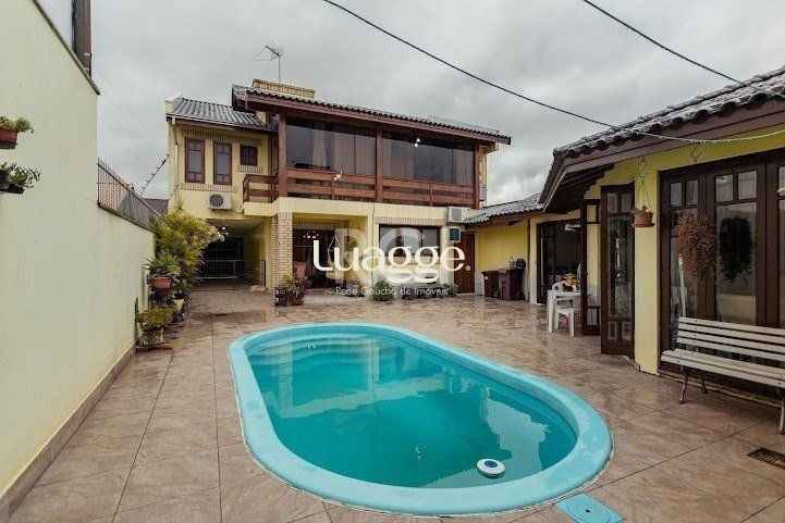 Casa, 4 quartos, 305 m² - Foto 1