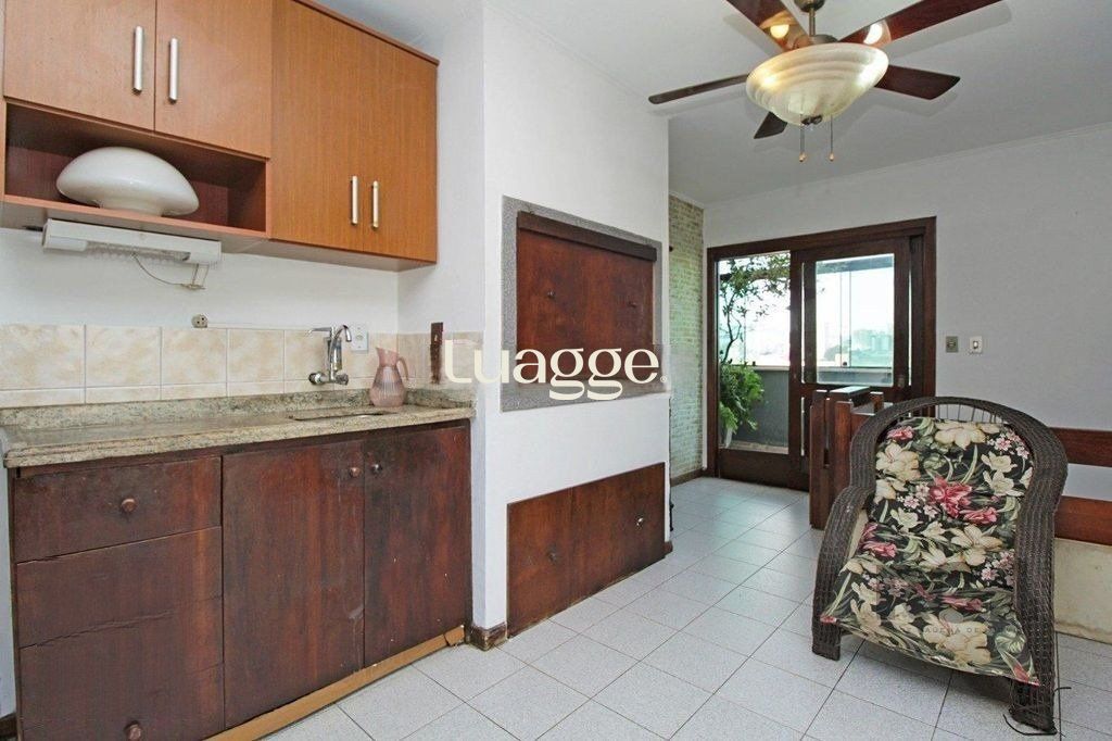 Apartamento à venda com 3 quartos, 206m² - Foto 9