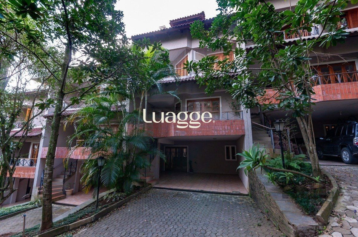 Casa de Condomínio à venda com 3 quartos, 250m² - Foto 2