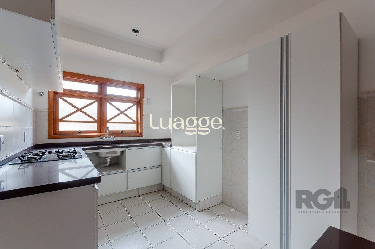 Casa de Condomínio à venda com 3 quartos, 250m² - Foto 9