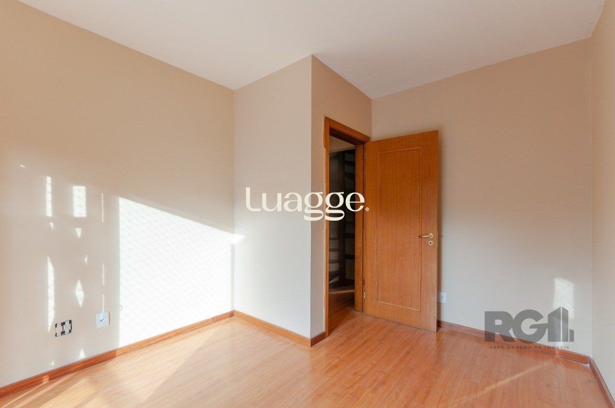 Casa de Condomínio à venda com 3 quartos, 250m² - Foto 13