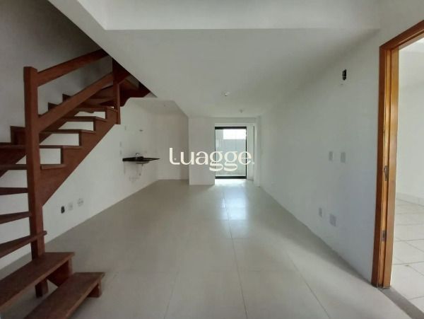 Casa de Condomínio à venda com 3 quartos, 130m² - Foto 1