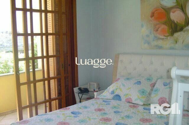 Casa à venda com 4 quartos, 244m² - Foto 3
