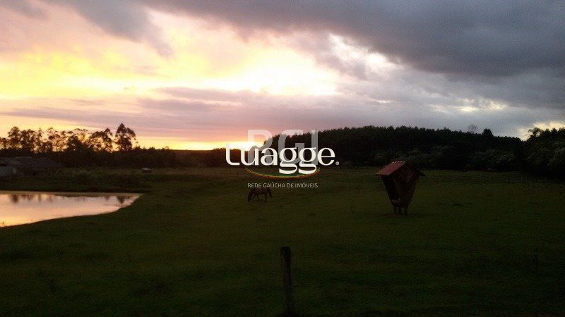 Chácara à venda com 3 quartos, 71002m² - Foto 1