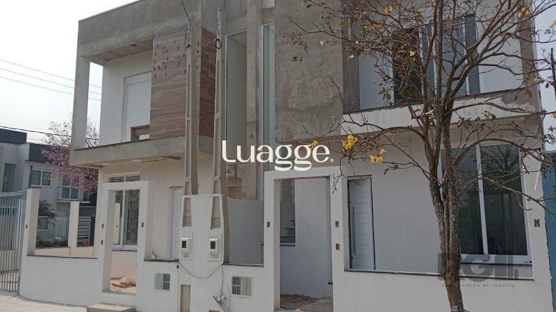 Casa à venda com 2 quartos, 79m² - Foto 1