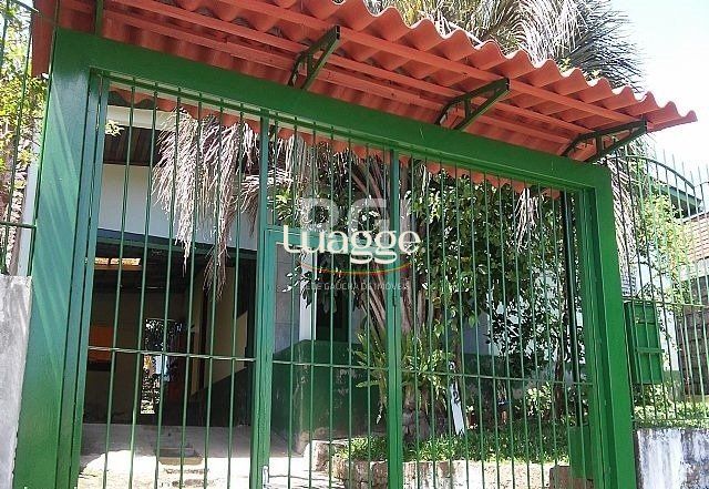 Casa à venda com 4 quartos, 112m² - Foto 1