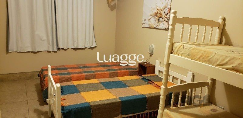 Casa à venda com 7 quartos, 202m² - Foto 1