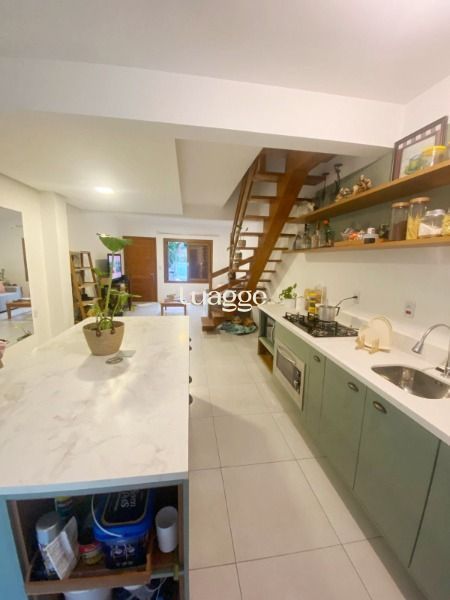 Casa à venda com 2 quartos, 110m² - Foto 11