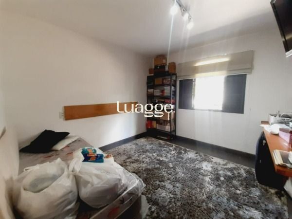 Casa à venda com 4 quartos, 244m² - Foto 12