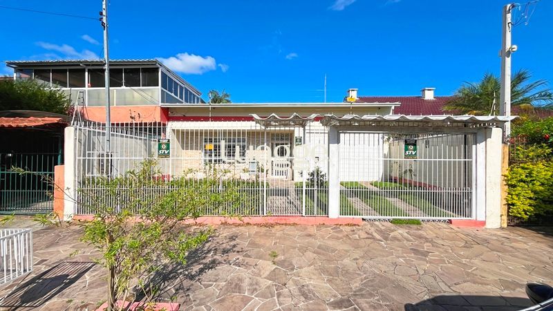 Casa à venda com 3 quartos, 147m² - Foto 1