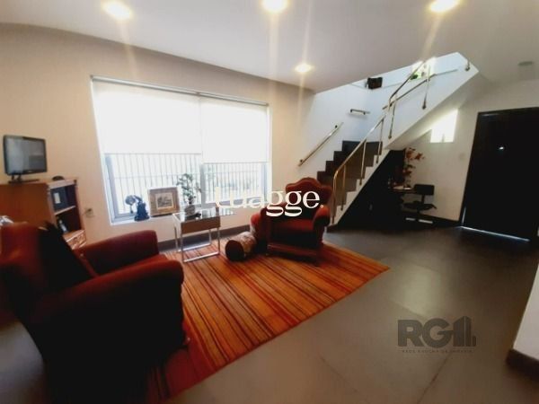 Casa à venda com 4 quartos, 244m² - Foto 2