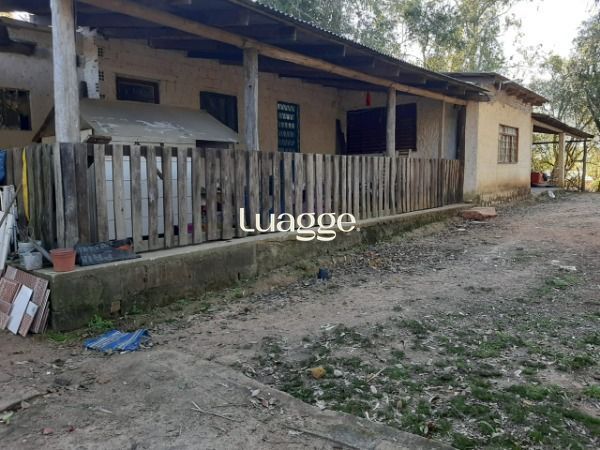 Sítio para Venda - 200m², 3 dormitórios, 4 vagas - Lami