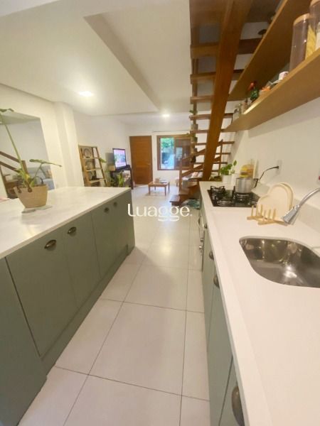 Casa à venda com 2 quartos, 110m² - Foto 12
