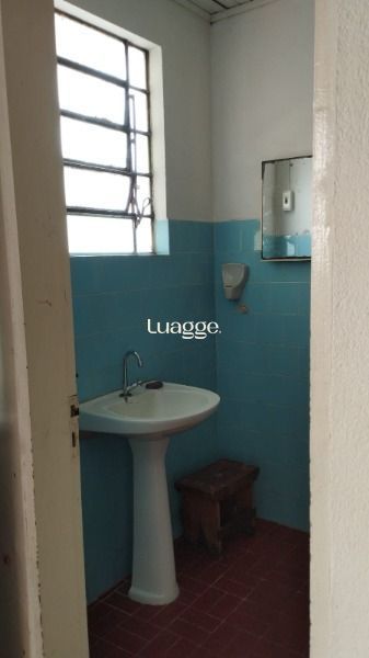 Casa à venda com 1 quarto, 166m² - Foto 2