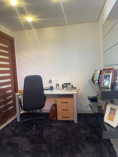Casa de Condomínio à venda com 3 quartos, 269m² - Foto 4